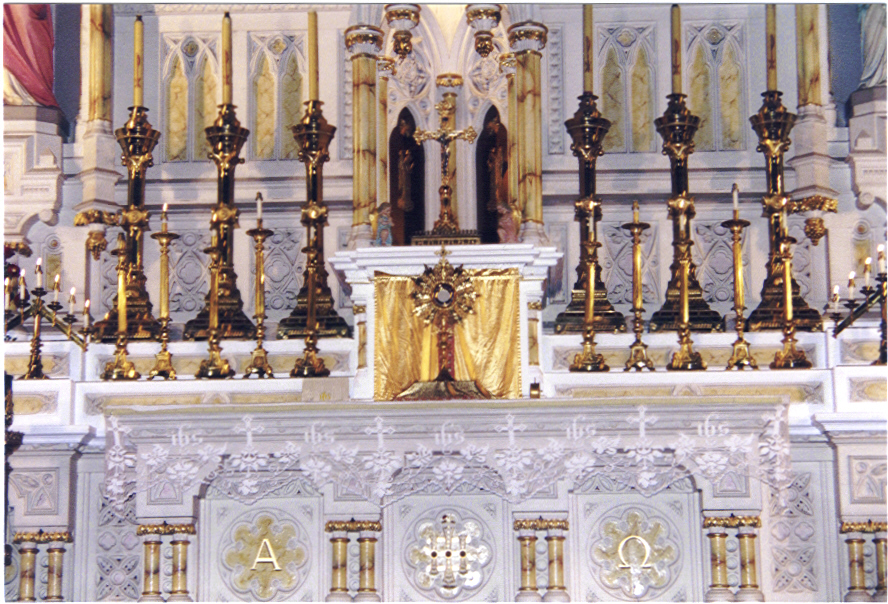 Monstrance.jpg (579947 bytes)